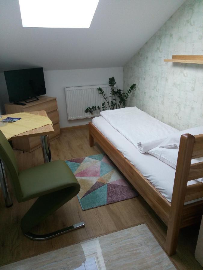 Homestay Strozowka Ґорліце Екстер'єр фото